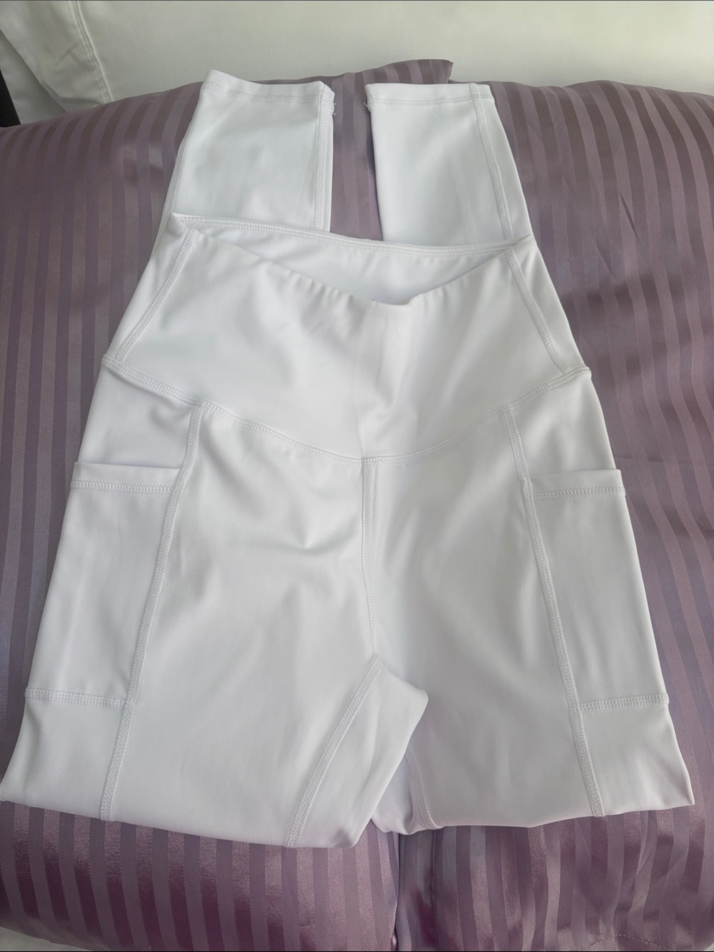 White High-Waist Active Leggings with Pockets‎ XS inseam 25 inches